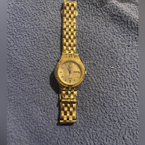 Citizen Watch - Picture 2 of 3